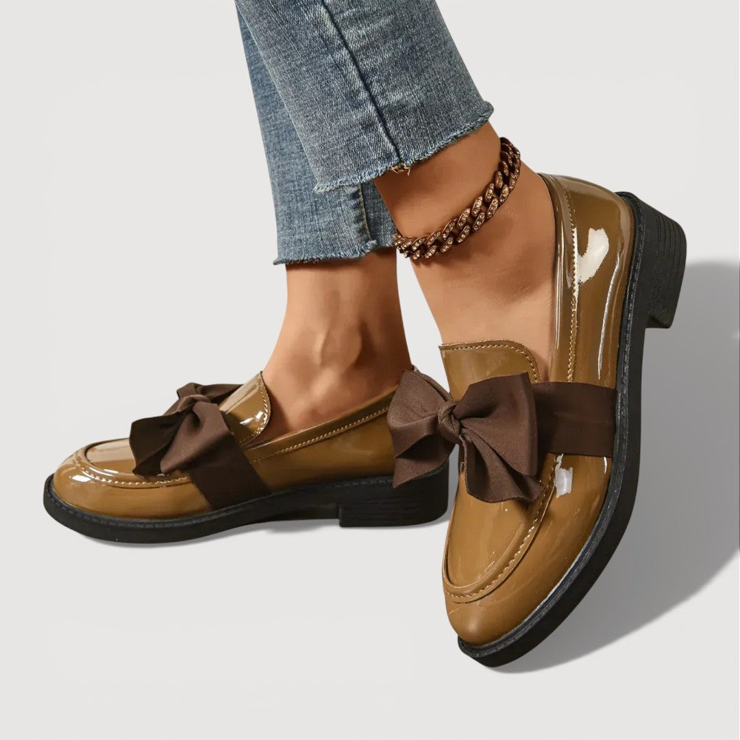 MAERYL – Rusettiyksityiskohtaiset loaferit