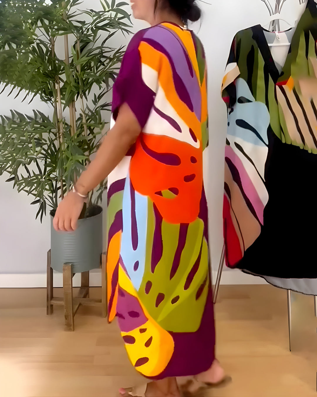 Rianna - Abstraktikuvioinen Mekko