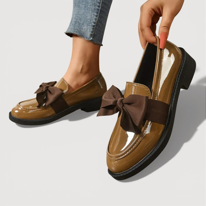 MAERYL – Rusettiyksityiskohtaiset loaferit