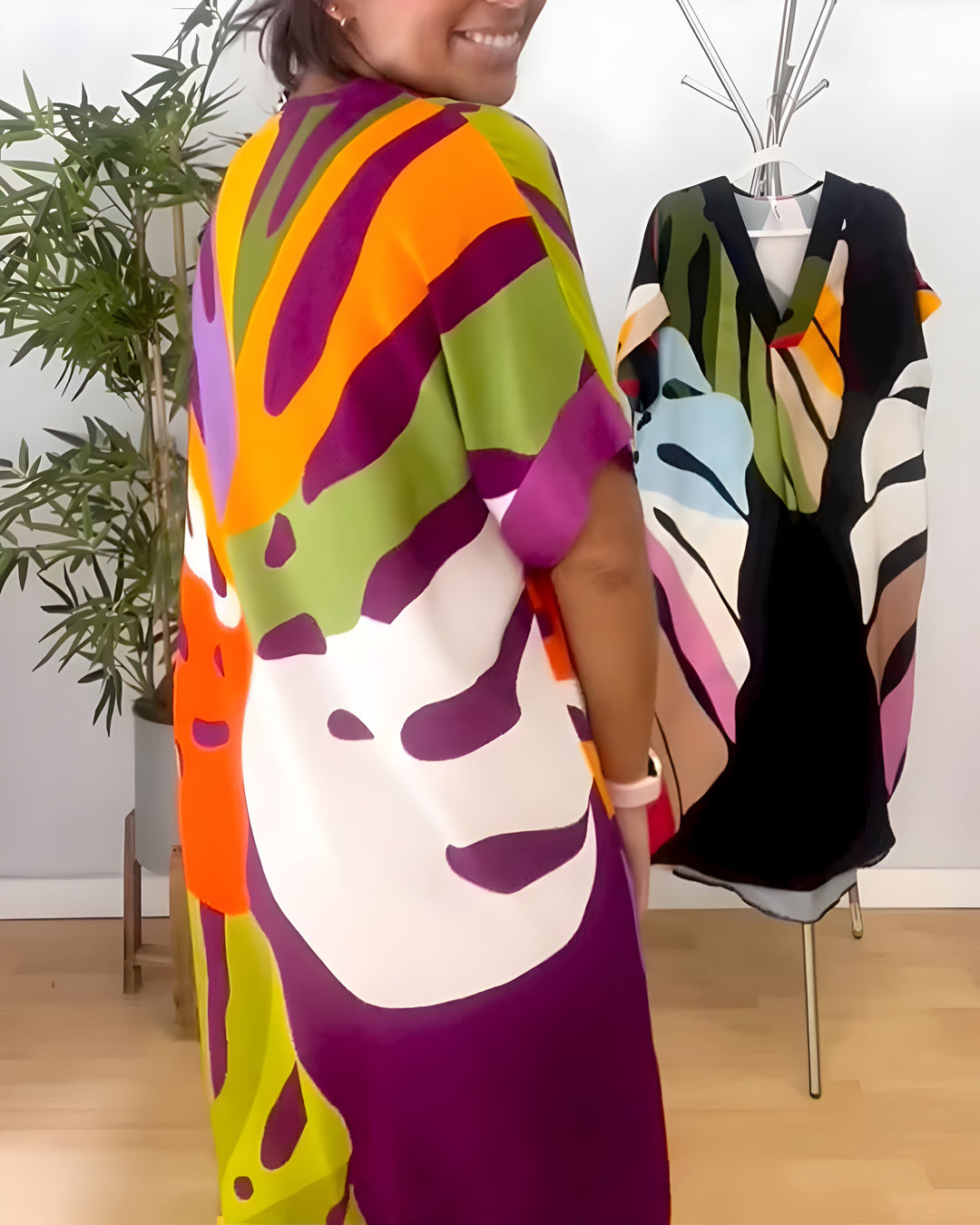 Rianna - Abstraktikuvioinen Mekko