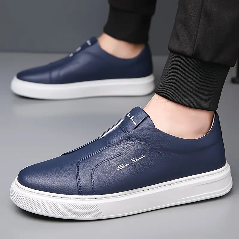 Nahkaiset slip-on kengät