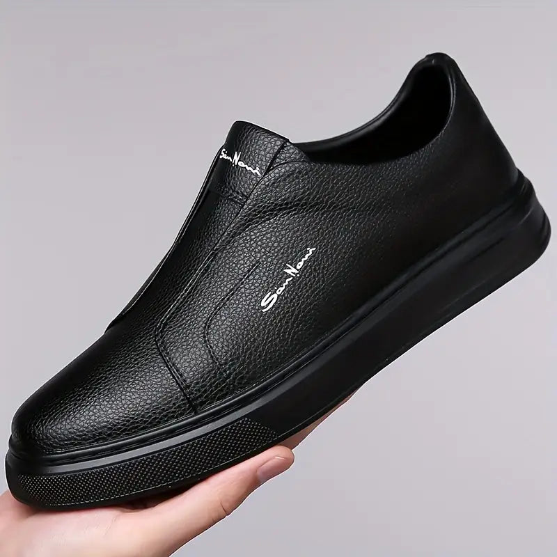 Nahkaiset slip-on kengät
